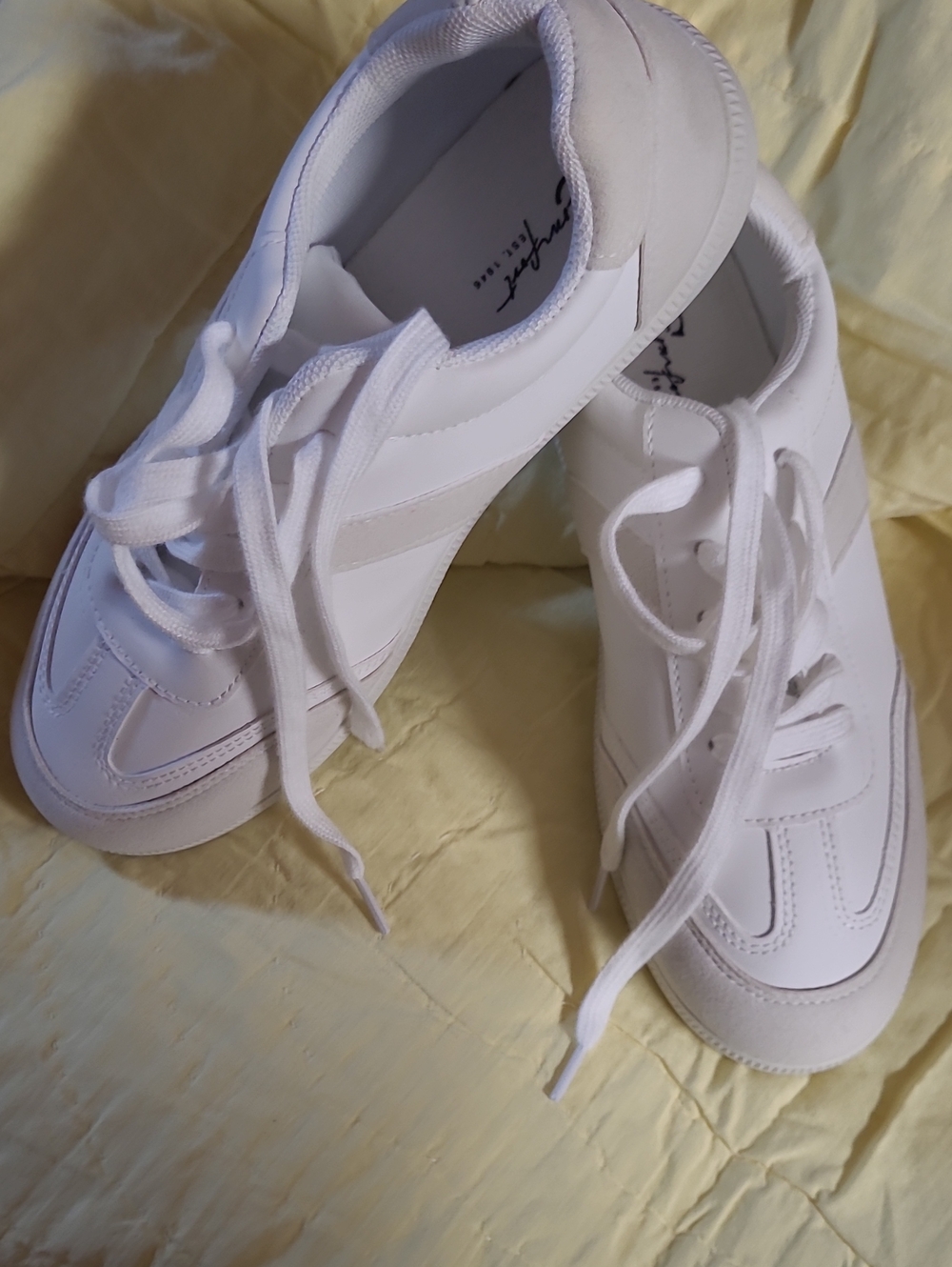 Women's Classic Low-Top White Lace-Up Sneakers